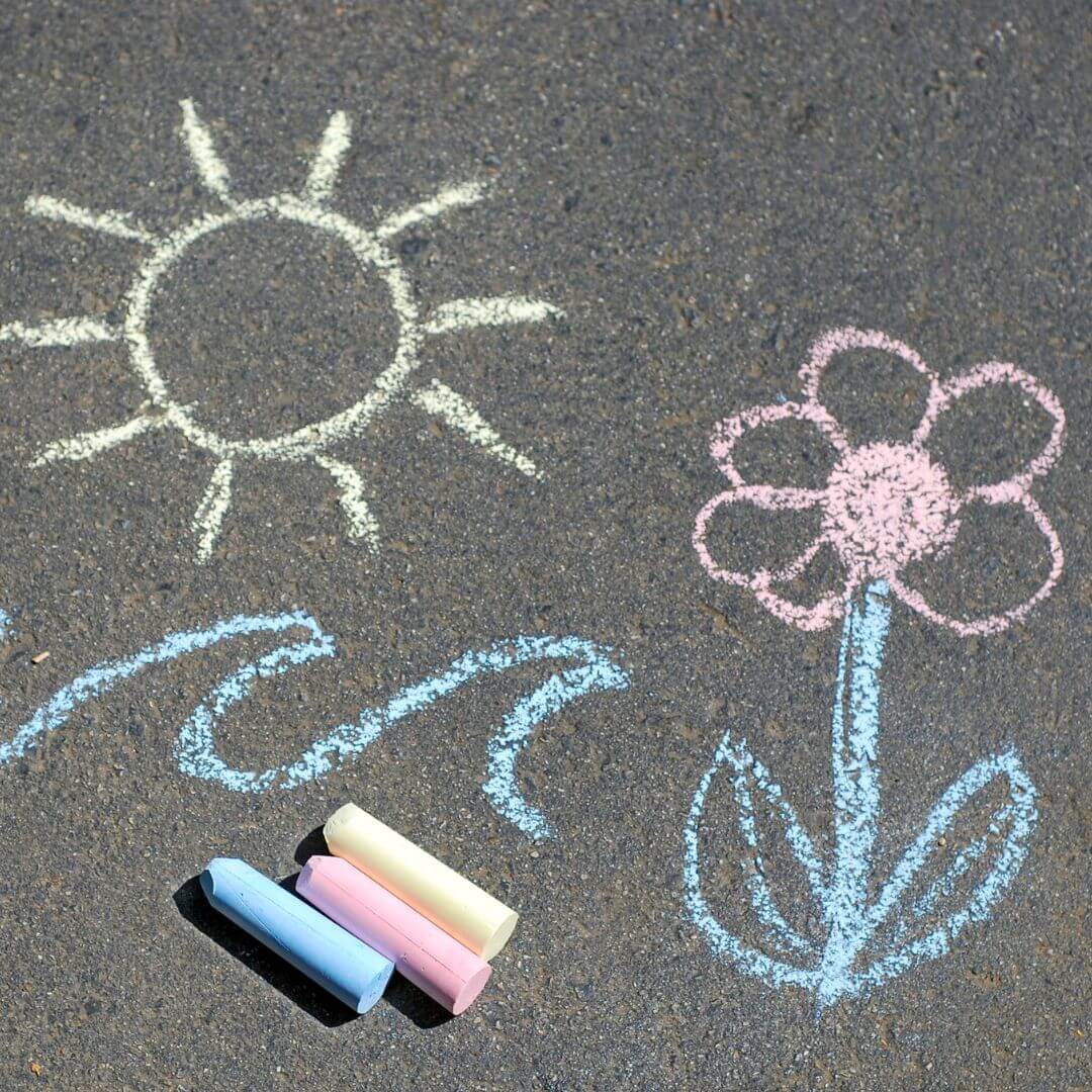 Giant Coloured Sidewalk Chalks Pack of 20 Plastic Tub