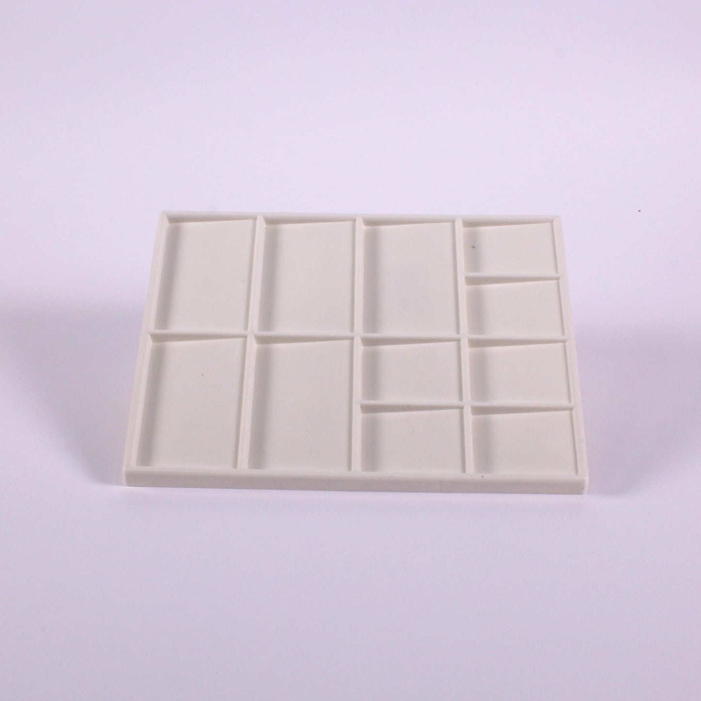 11 Well White Plastic Paint Mixing Palette