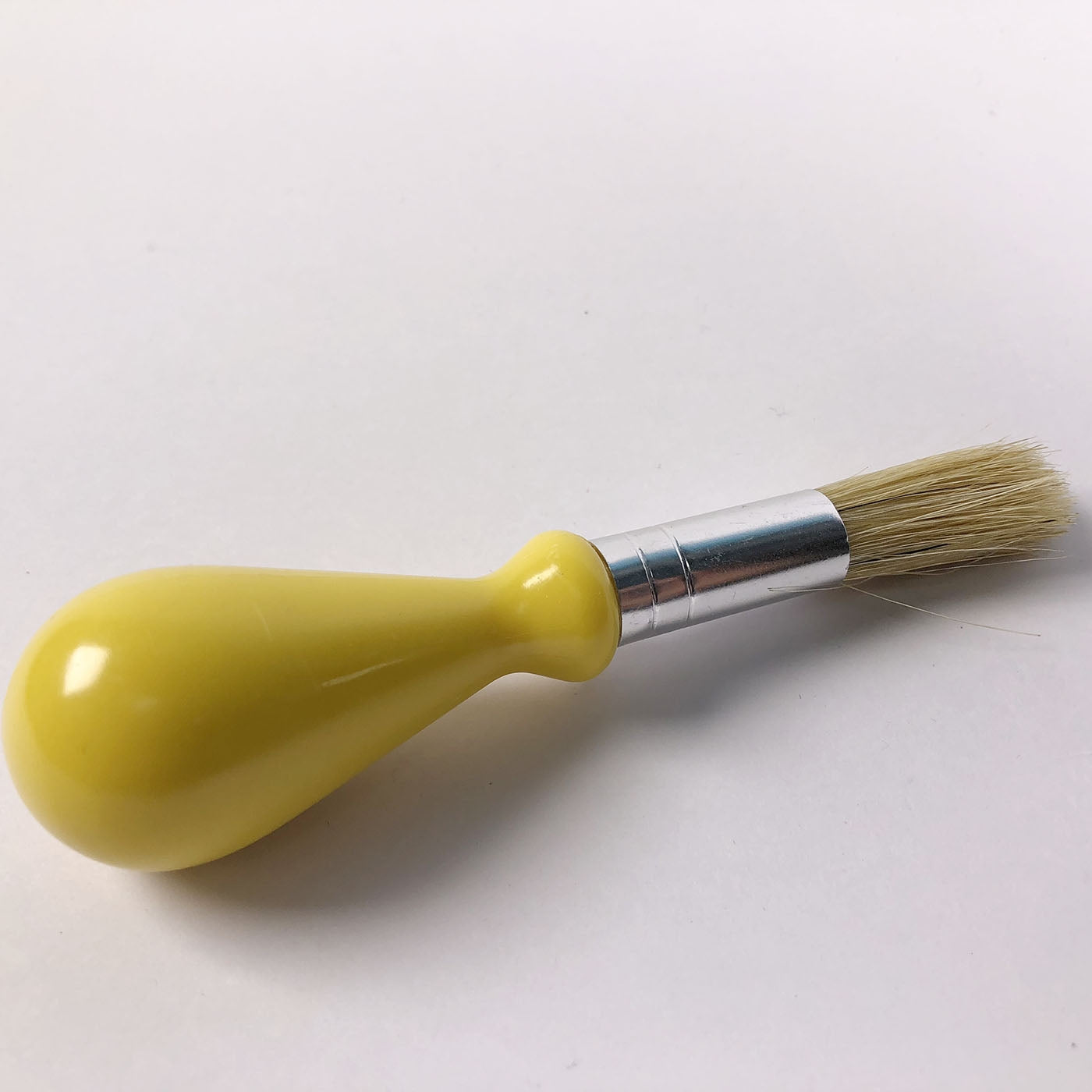 Easy hold childrens paint brush