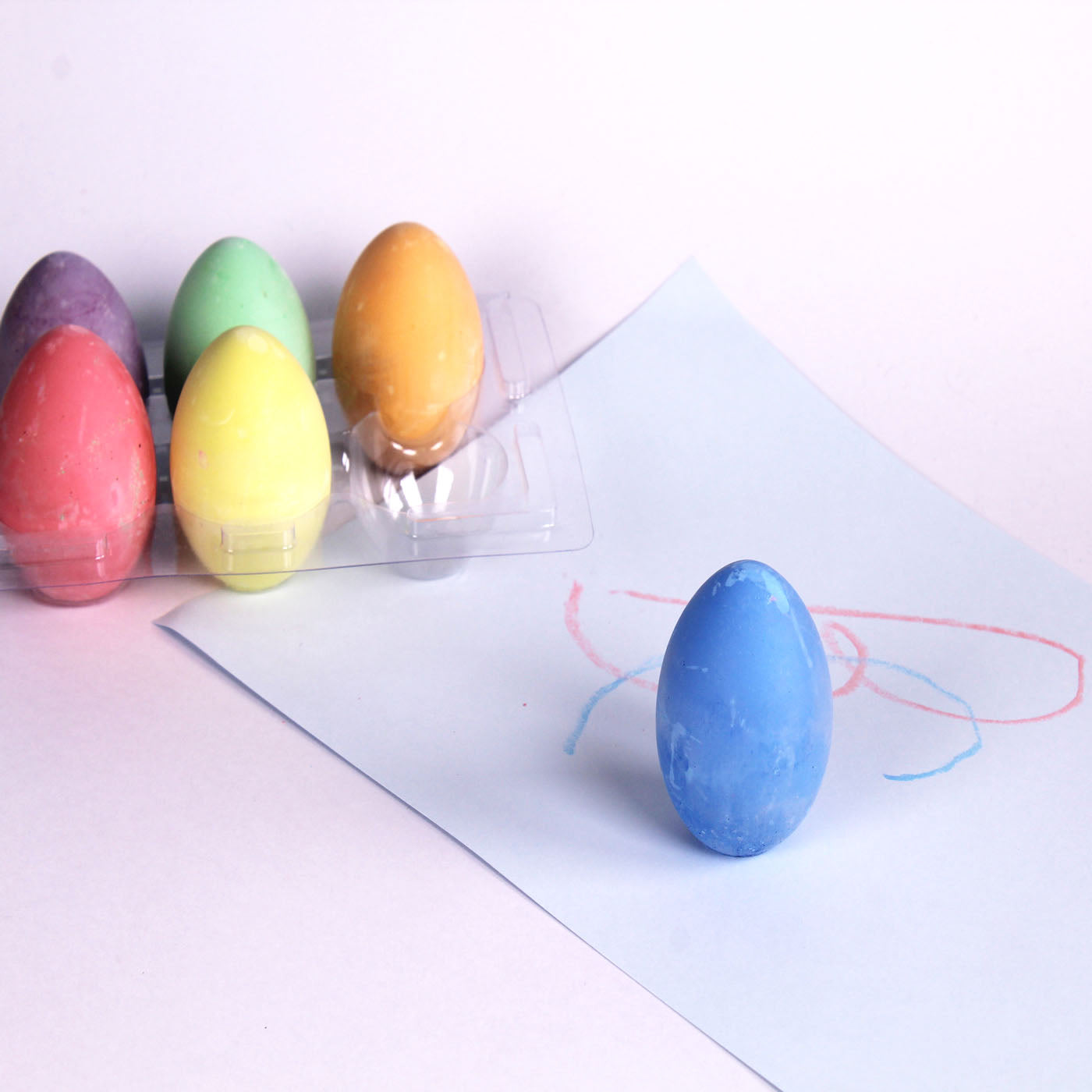 Easy to Hold Chalk Bundle - 20 White Giant Chalk Sticks and 6 Coloured Egg Chalks for Kids