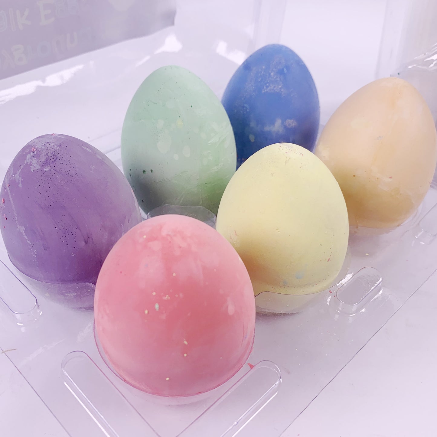 Easy to Hold Chalk Bundle - 20 White Giant Chalk Sticks and 6 Coloured Egg Chalks for Kids