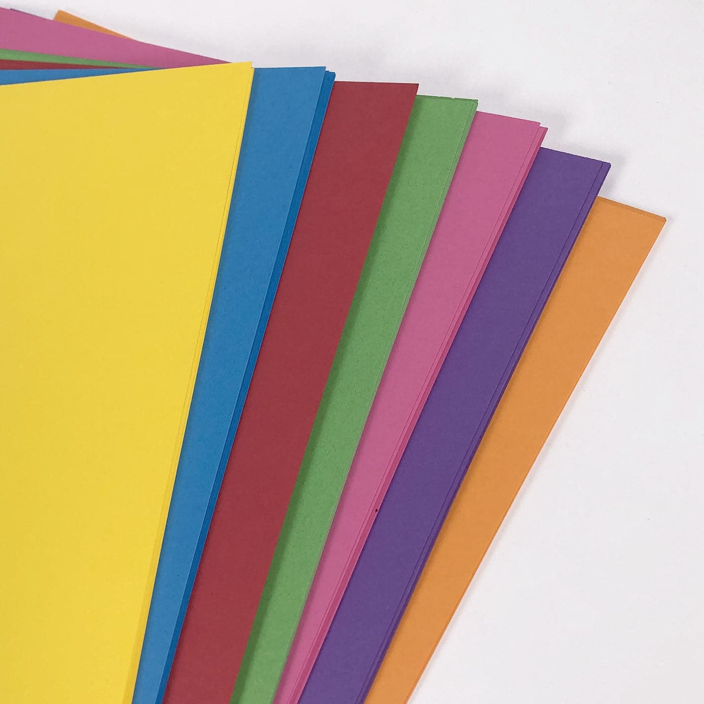 Lot De 50 Feuilles Cartonnées Couleur A4 - 160 G/m², 7 Couleurs Arc-en-ciel, Pour Créations Manuelles